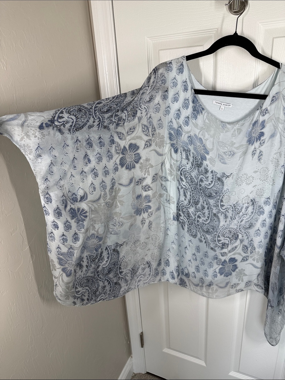 Tempo Paris blue silk batwing blouse with tank top lining size XL